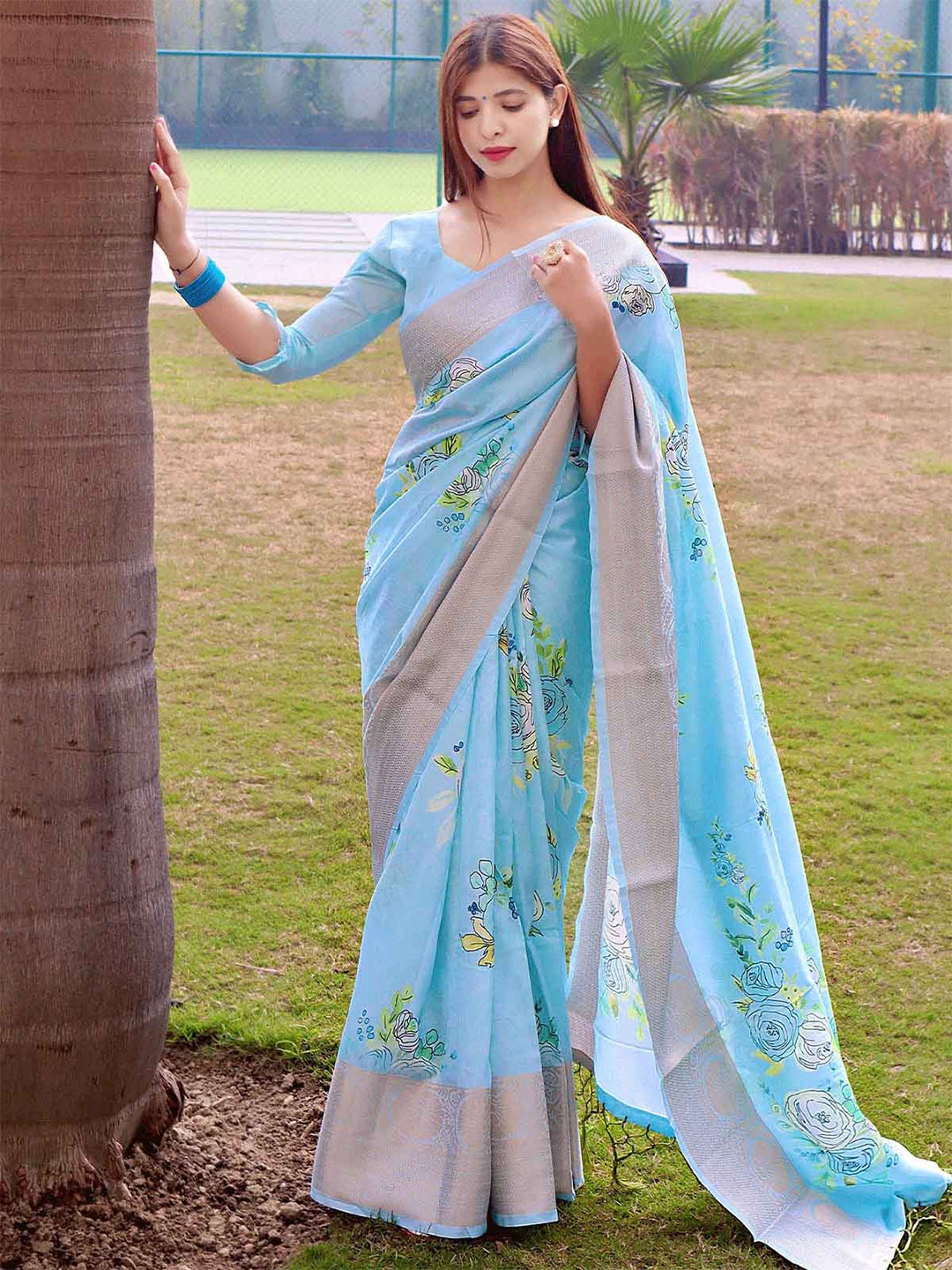 

ODETTE Blue & Green Floral Zari Silk Blend Saree