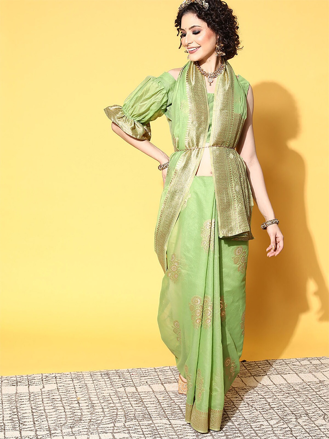 

ODETTE Green & Gold-Toned Ethnic Motifs Zari Saree