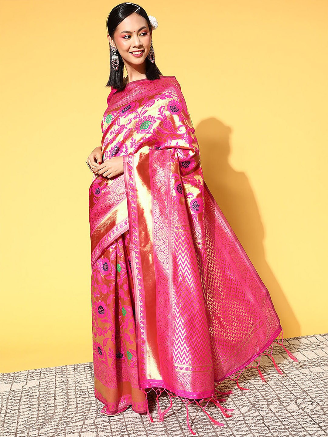 

ODETTE Woven Design Zari Silk Blend Saree, Pink