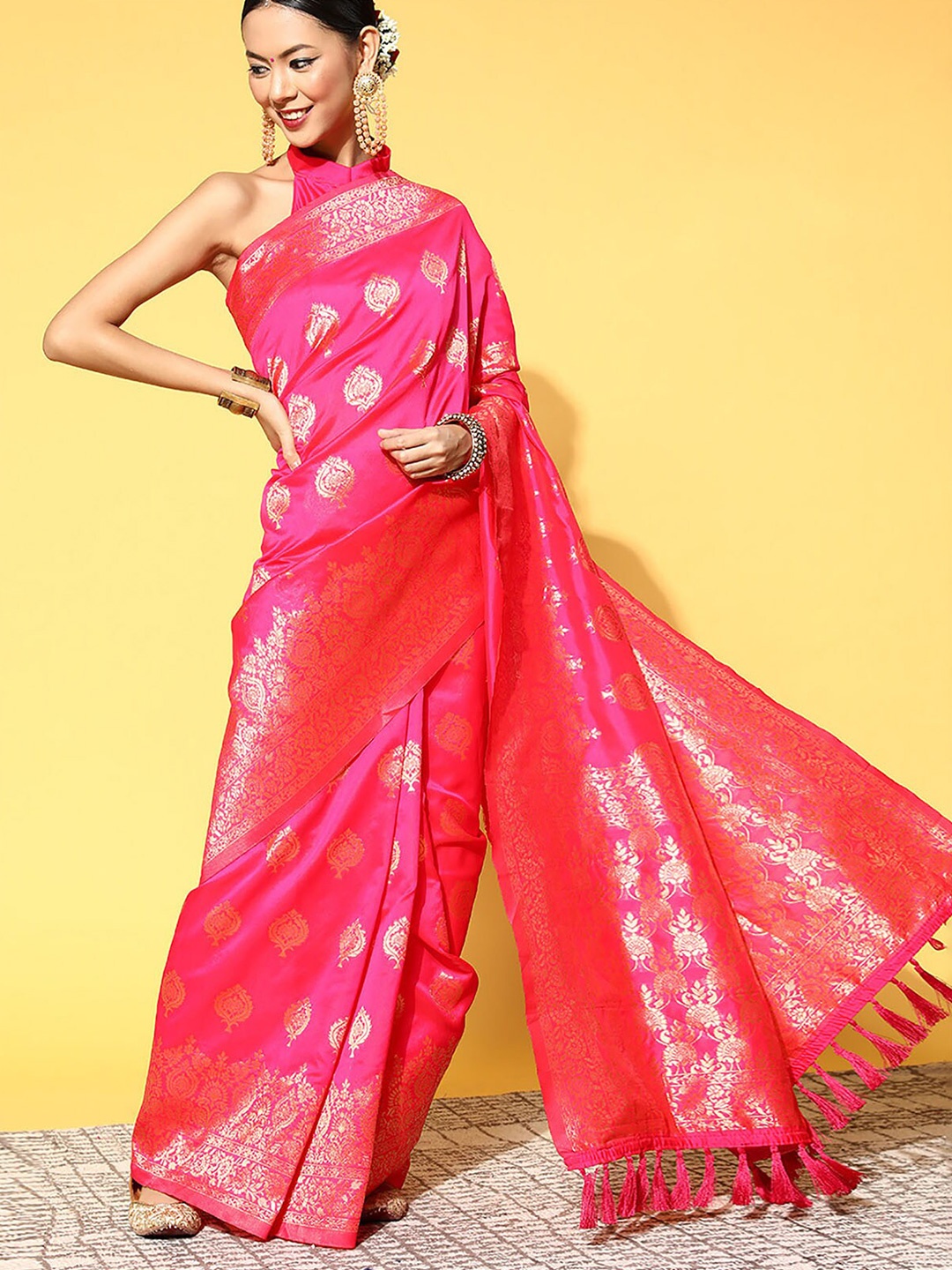 

ODETTE Pink & Gold-Toned Ethnic Motifs Zari Silk Blend Saree