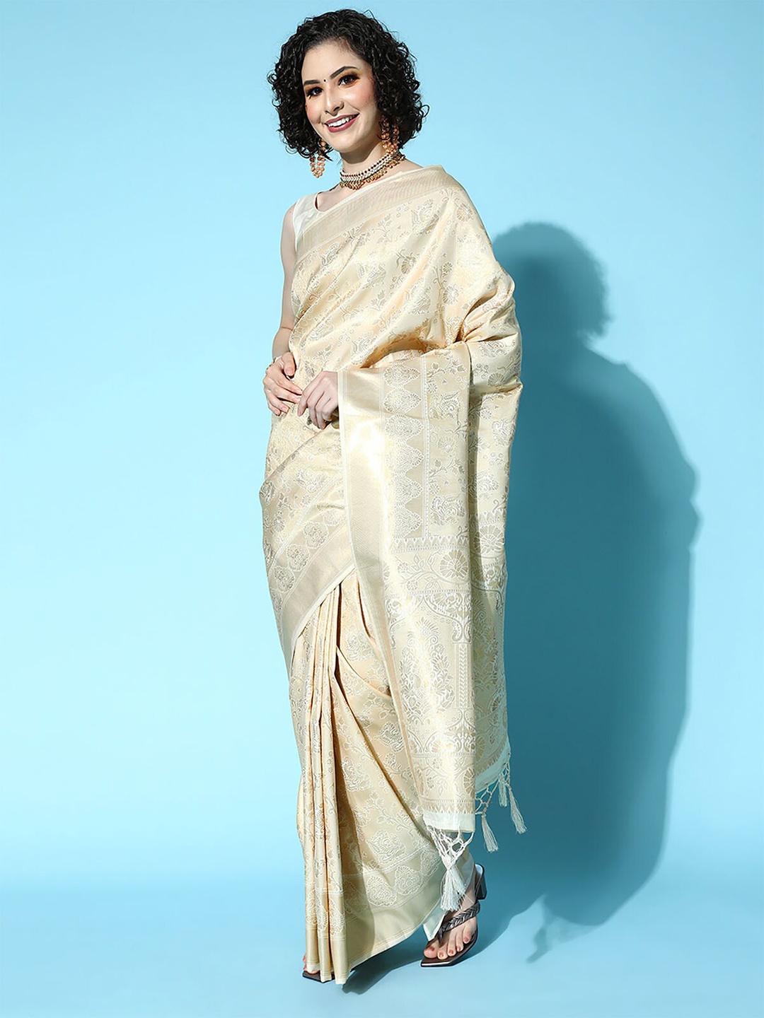 

ODETTE Cream-Coloured Woven Design Floral Zari Silk Blend Saree