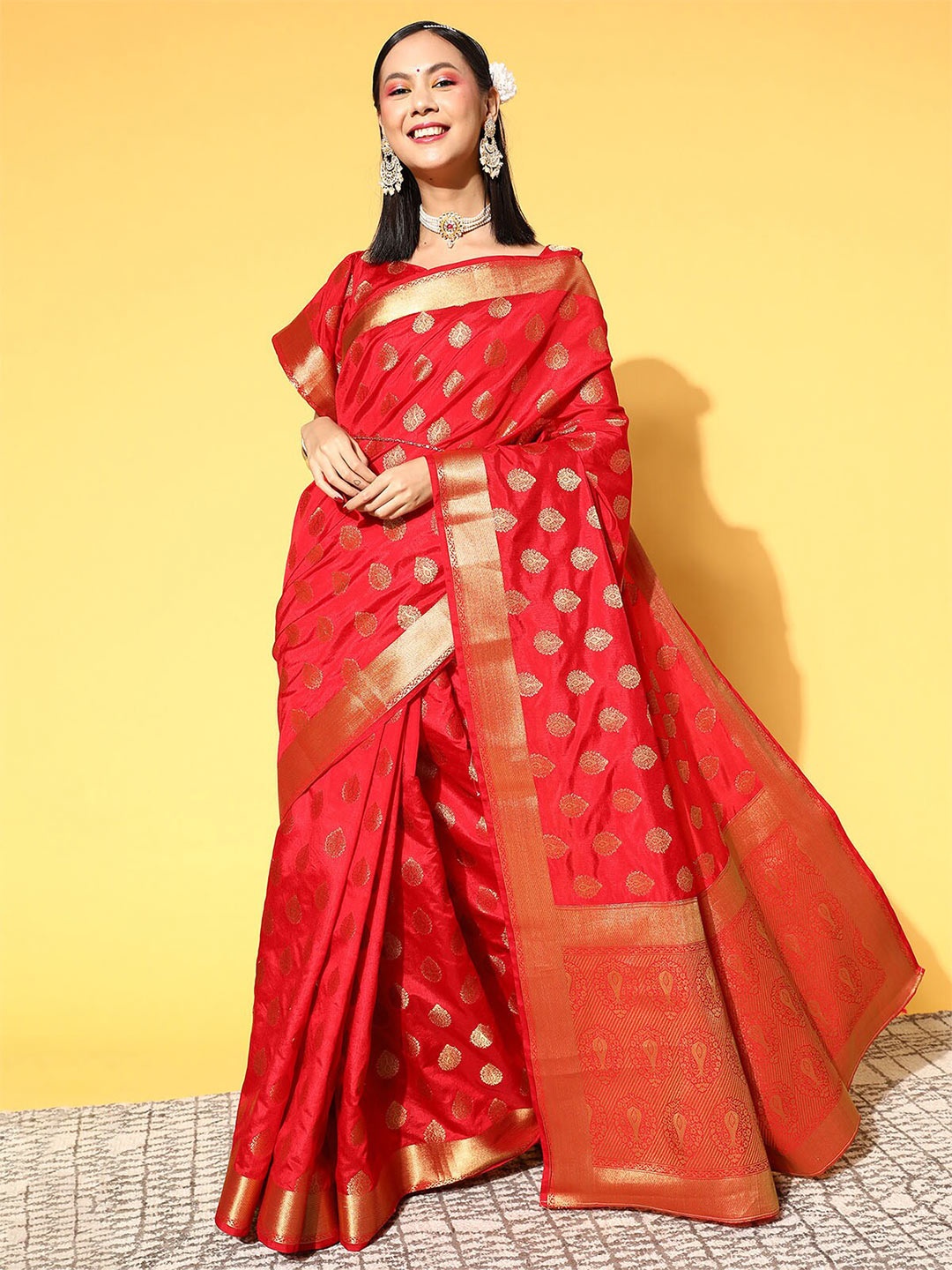 

ODETTE Red & Gold-Toned Woven Design Zari Silk Blend Saree