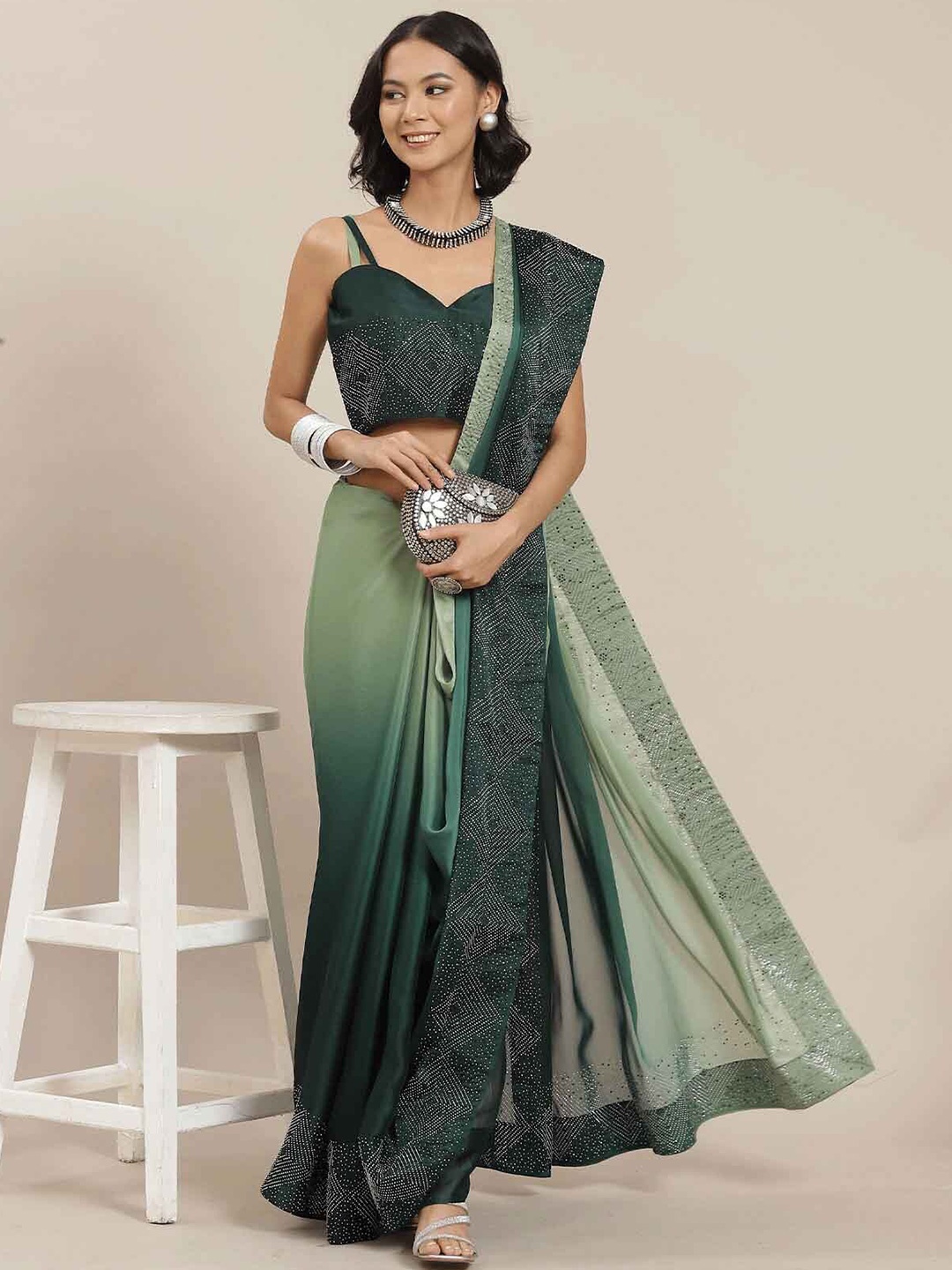 

ODETTE Green & Silver-Toned Tie and Dye Beads and Stones Art Silk Saree