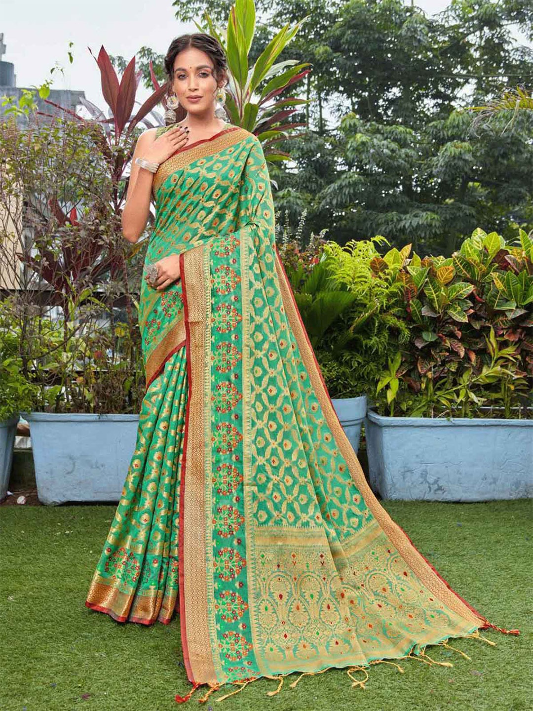 

ODETTE Green & Red Woven Design Zari Silk Cotton Saree