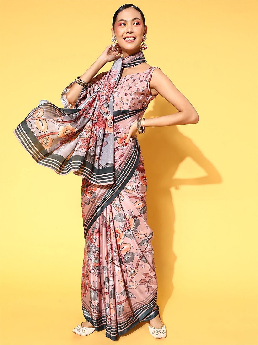 

ODETTE Peach-Coloured & Grey Kalamkari Saree