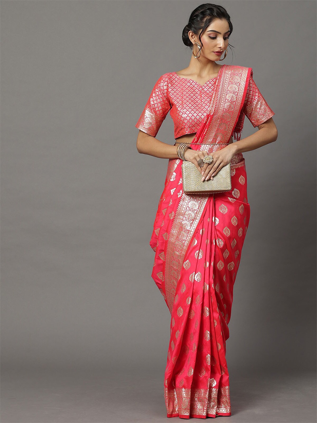 

ODETTE Peach-Coloured & Gold-Toned Woven Design Zari Silk Blend Banarasi Saree