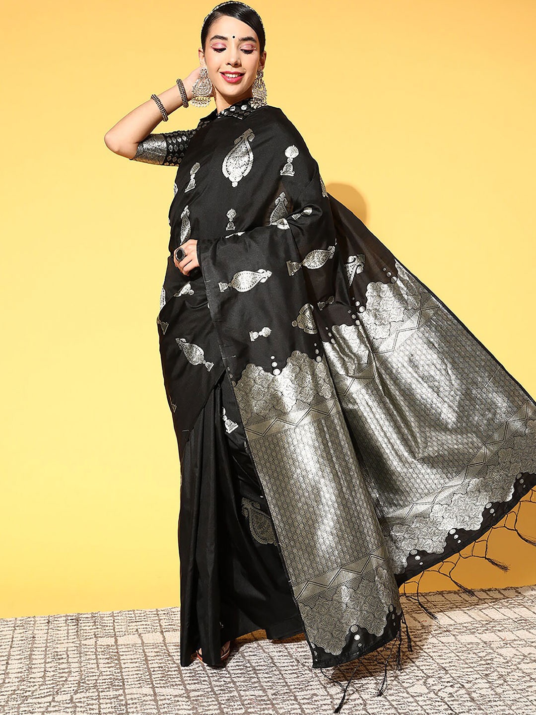 

ODETTE Black & Silver-Toned Woven Design Zari Silk Blend Saree