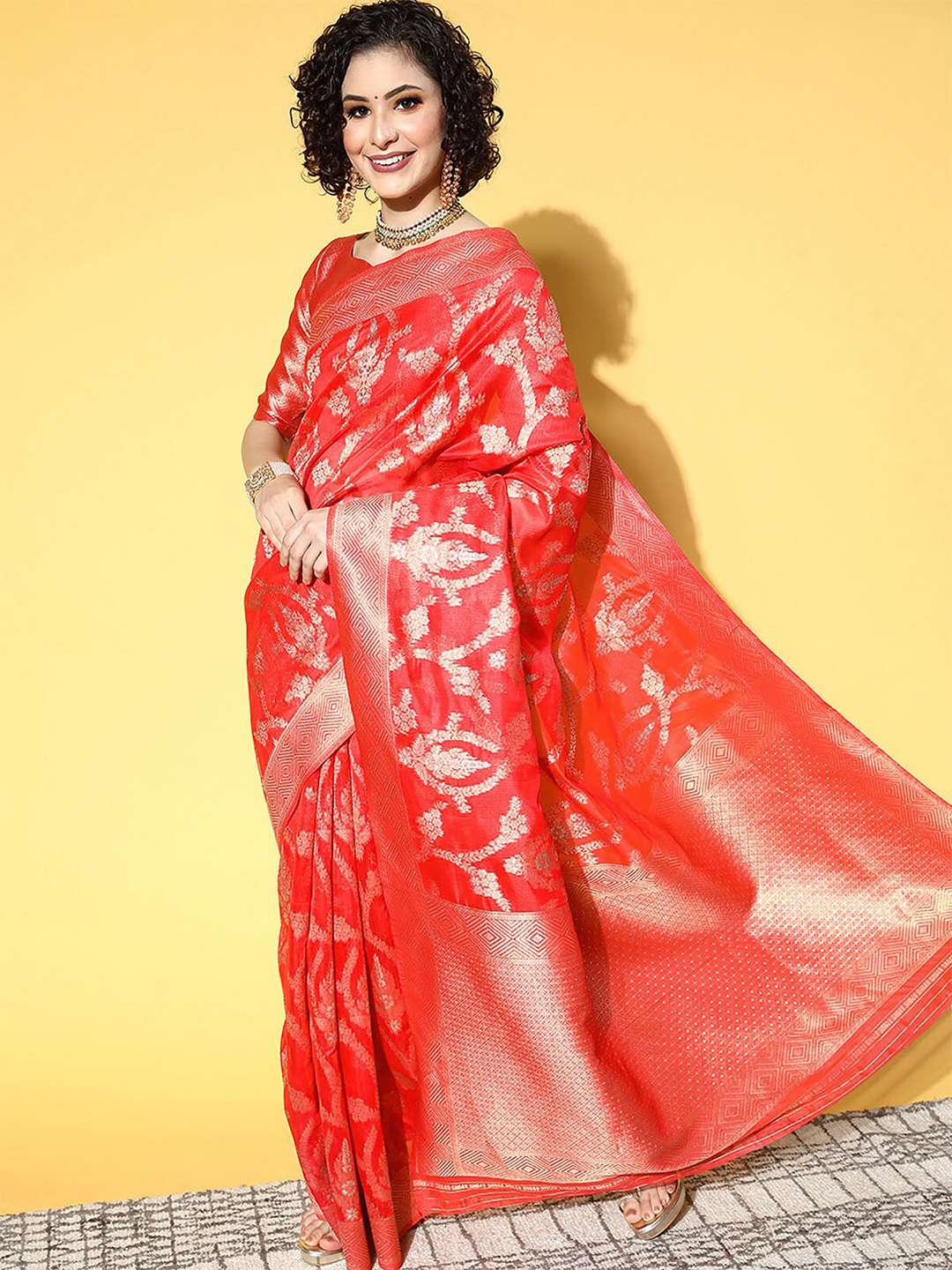 

ODETTE Red & Gold-Toned Woven Design Zari Organza Saree
