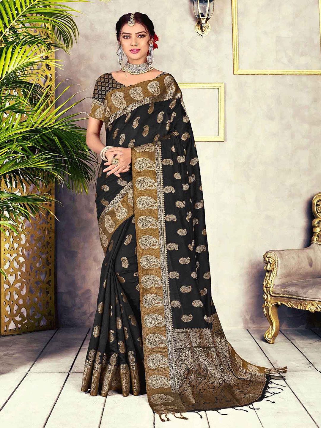 

ODETTE Black & Brown Paisley Saree