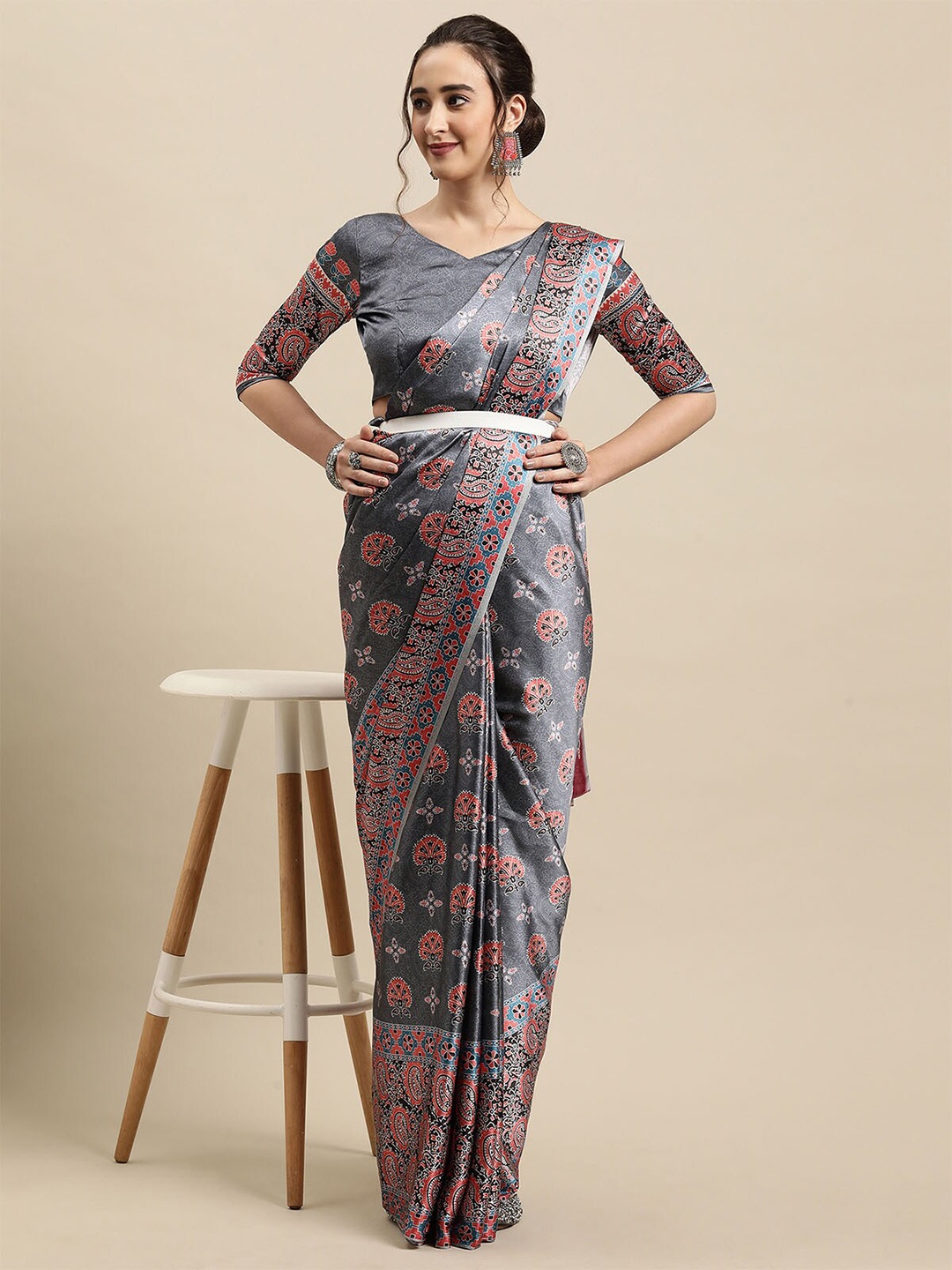 

ODETTE Grey & Blue Ethnic Motifs Block Print Saree