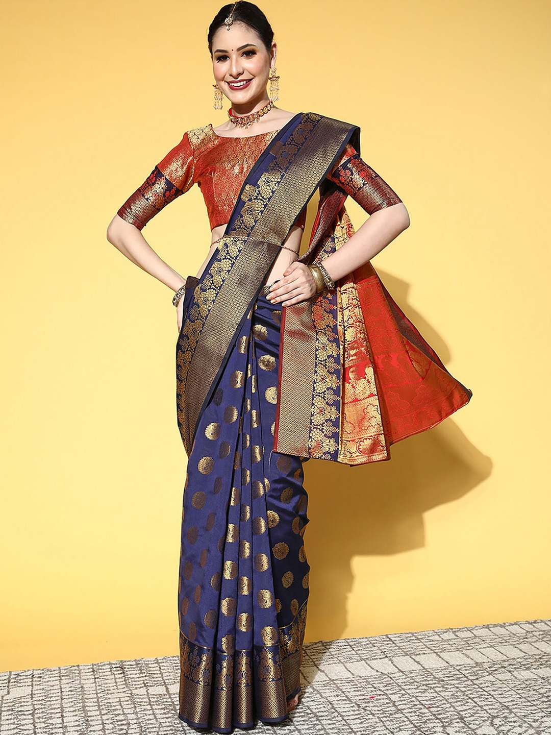 

ODETTE Navy Blue & Gold-Toned Woven Design Zari Silk Blend Saree