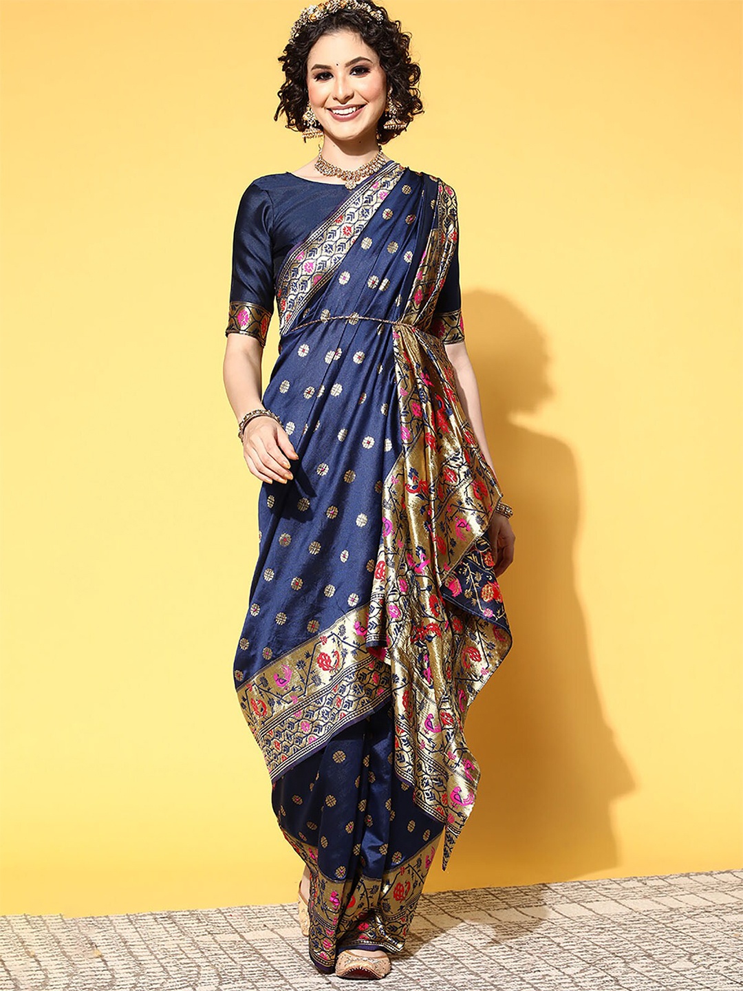 

ODETTE Navy Blue & Gold-Toned Woven Design Zari Silk Blend Saree