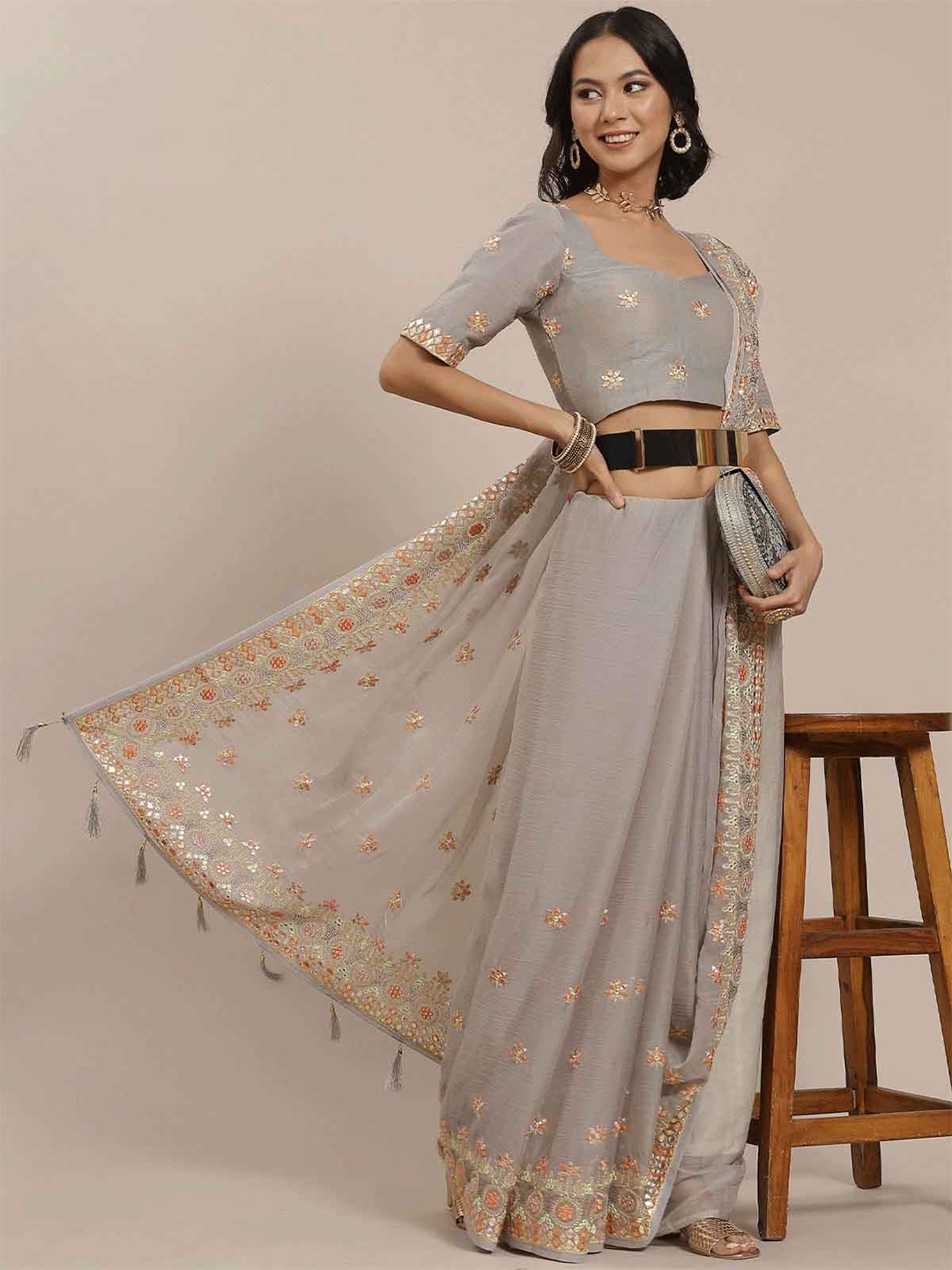 

ODETTE Grey & White Floral Embroidered Art Silk Saree