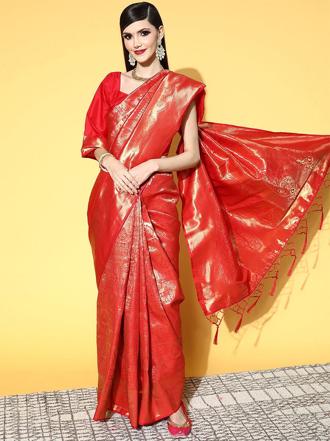 

ODETTE Red & Gold-Toned Woven Design Zari Silk Blend Saree
