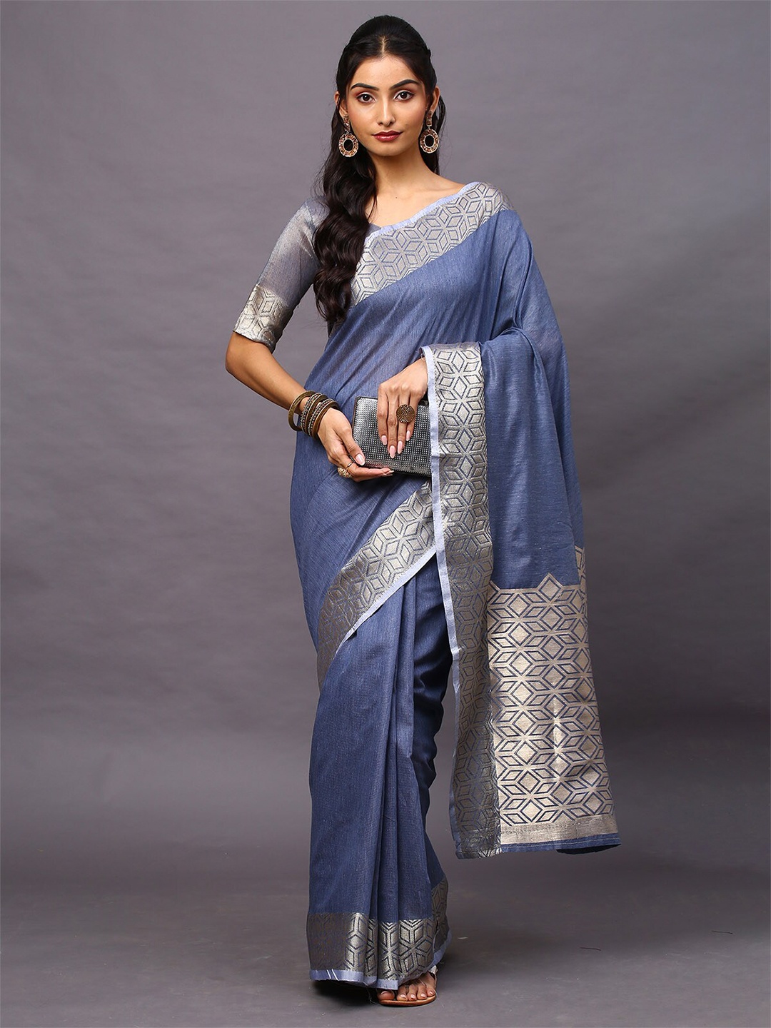 

ODETTE Blue & Silver-Toned Zari Solid Taant Saree