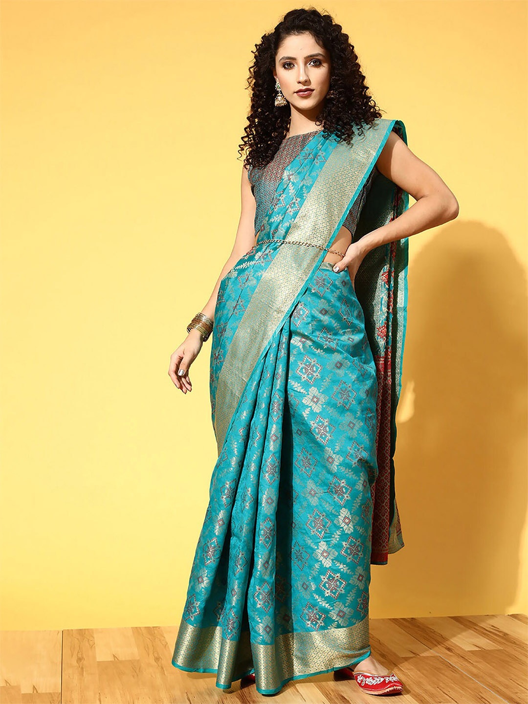 

ODETTE Teal Blue & Gold-Toned Woven Design Zari Silk Blend Saree