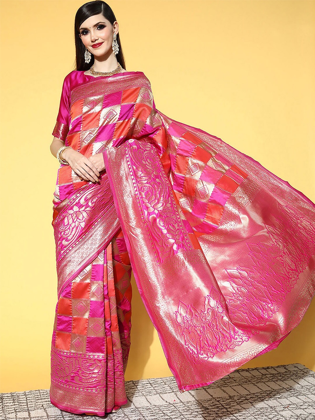 

ODETTE Pink & Gold-Toned Woven Design Zari Silk Blend Saree