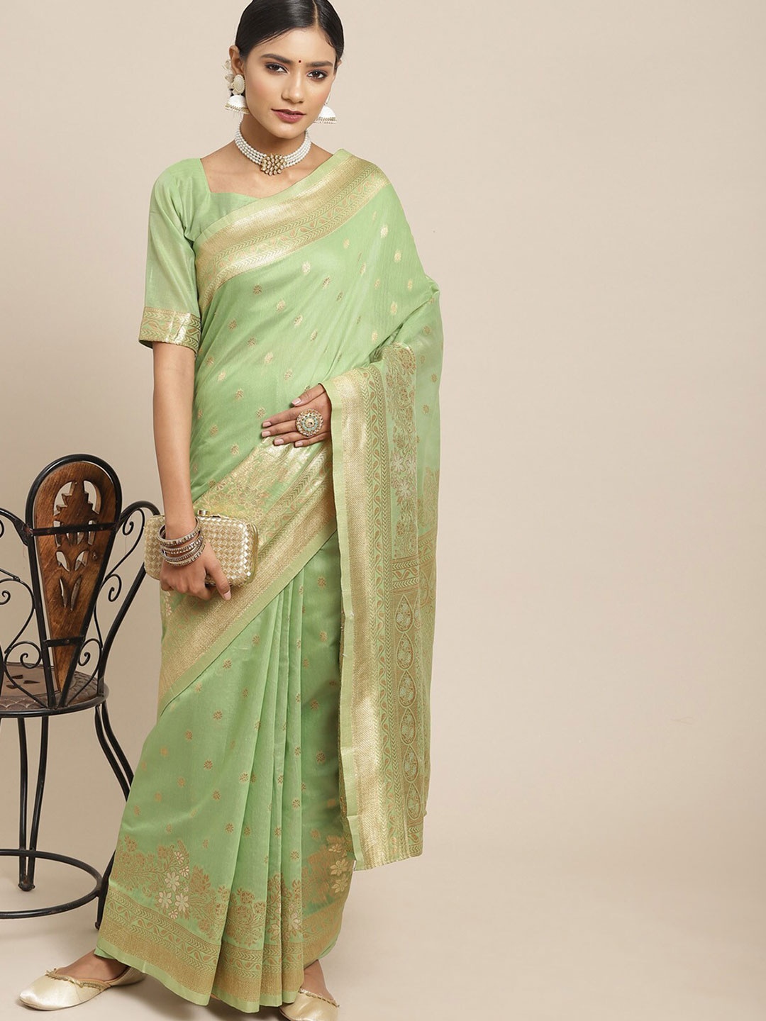 

ODETTE Green & Gold-Toned Woven Design Zari Silk Cotton Banarasi Saree