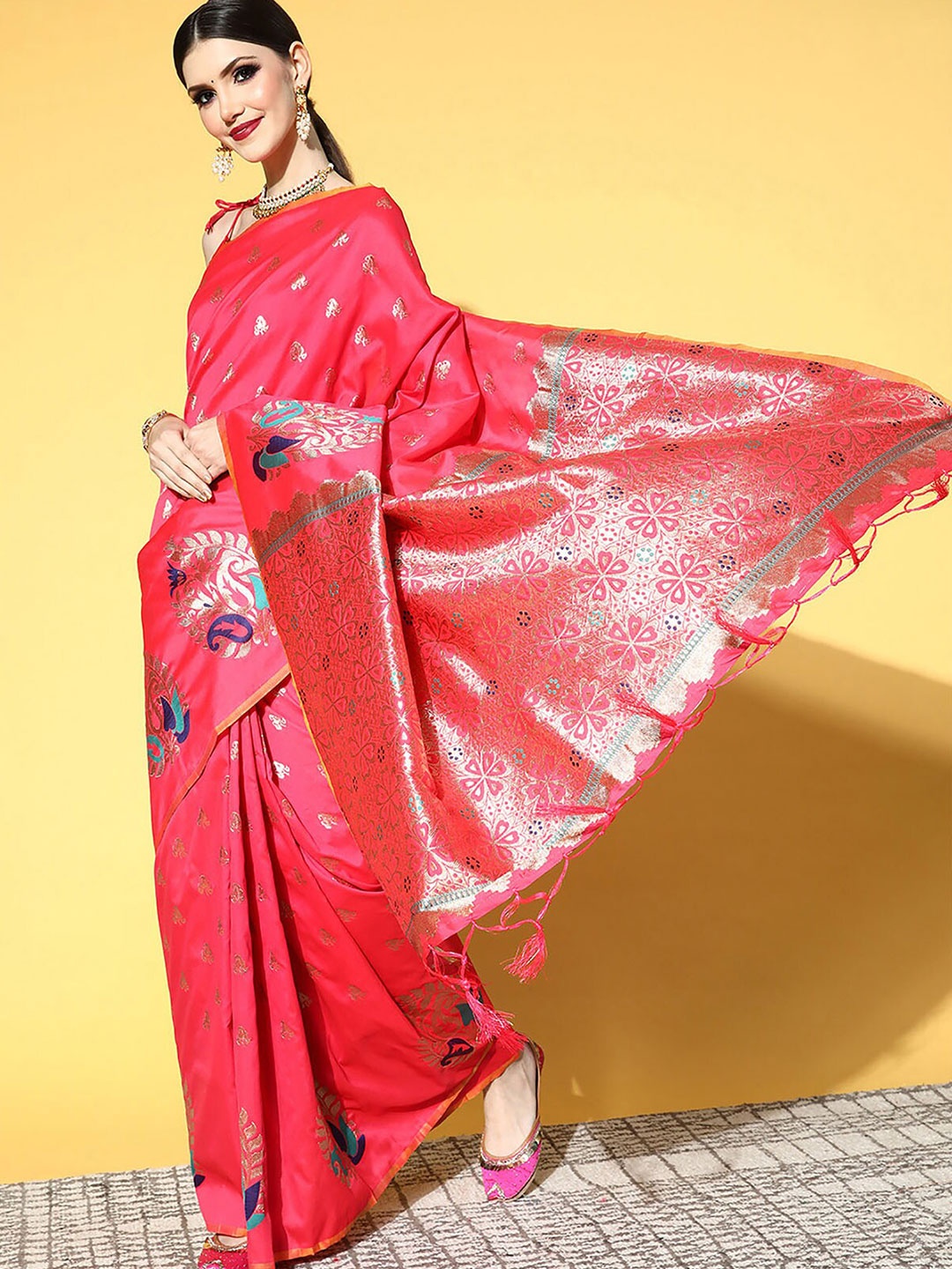 

ODETTE Pink & Gold-Toned Woven Design Zari Silk Blend Saree