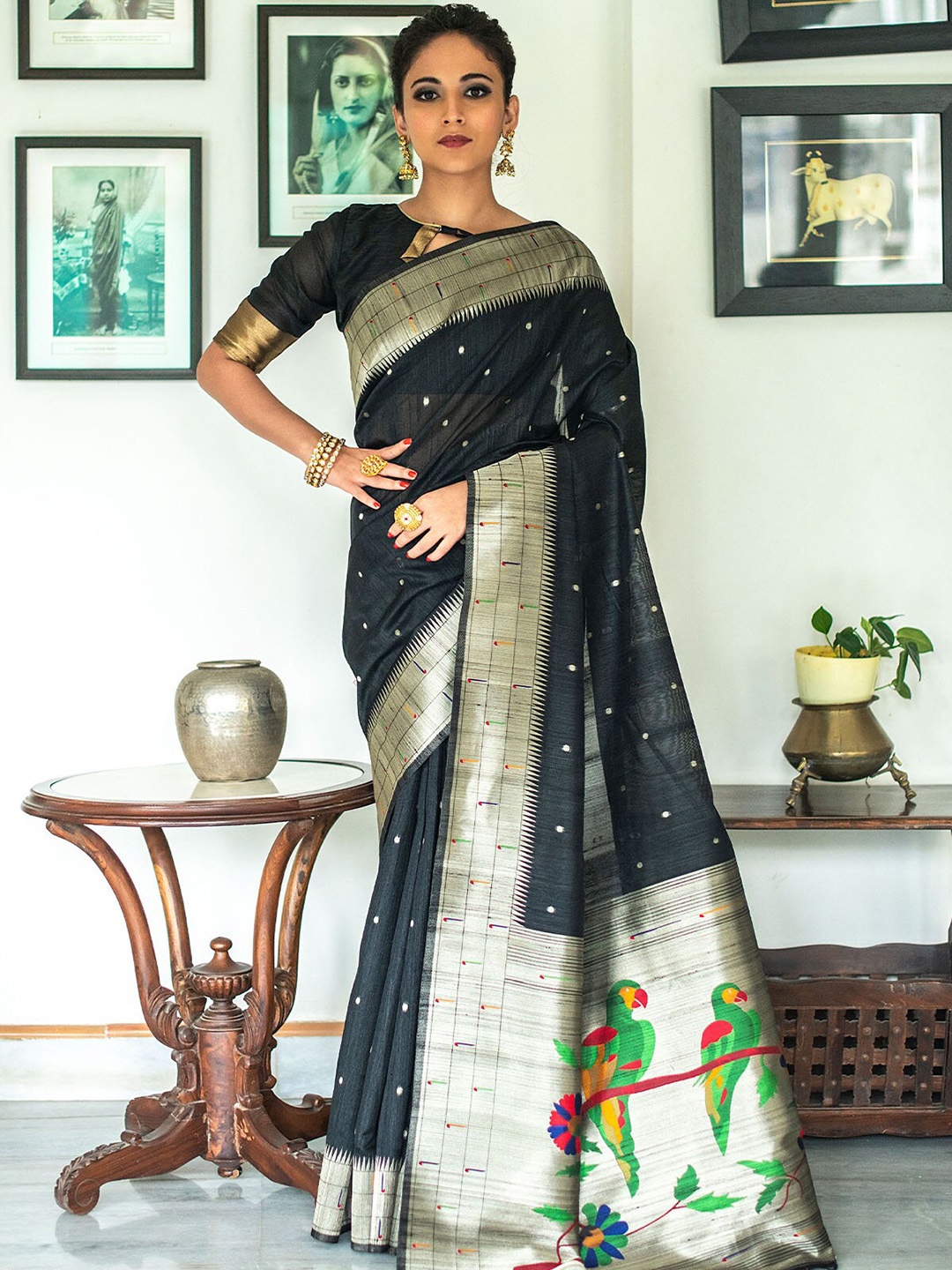 

ODETTE Black & Gold-Toned Woven Design Zari Silk Blend Paithani Saree