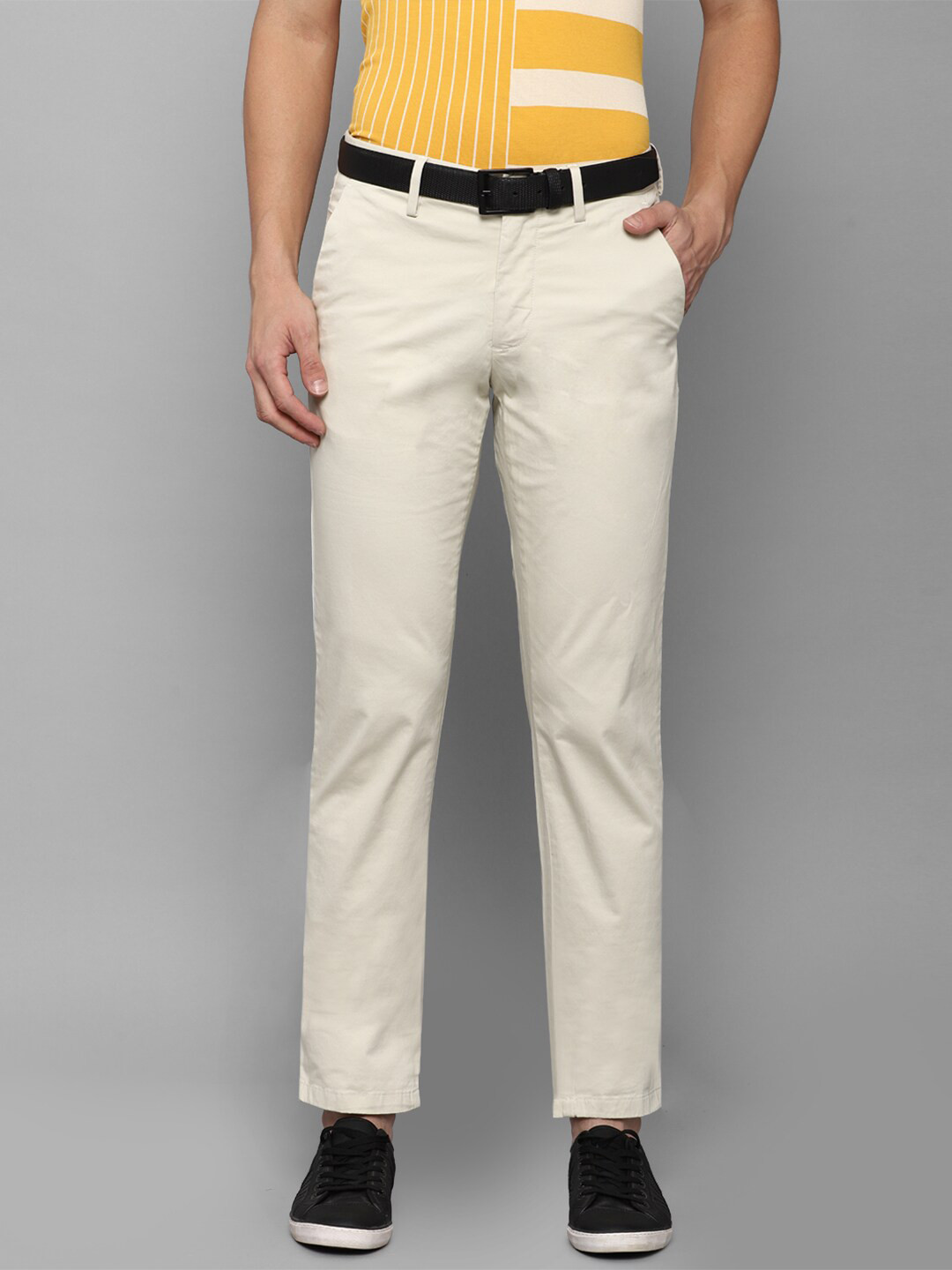 

Louis Philippe Sport Men Beige Slim Fit Trousers