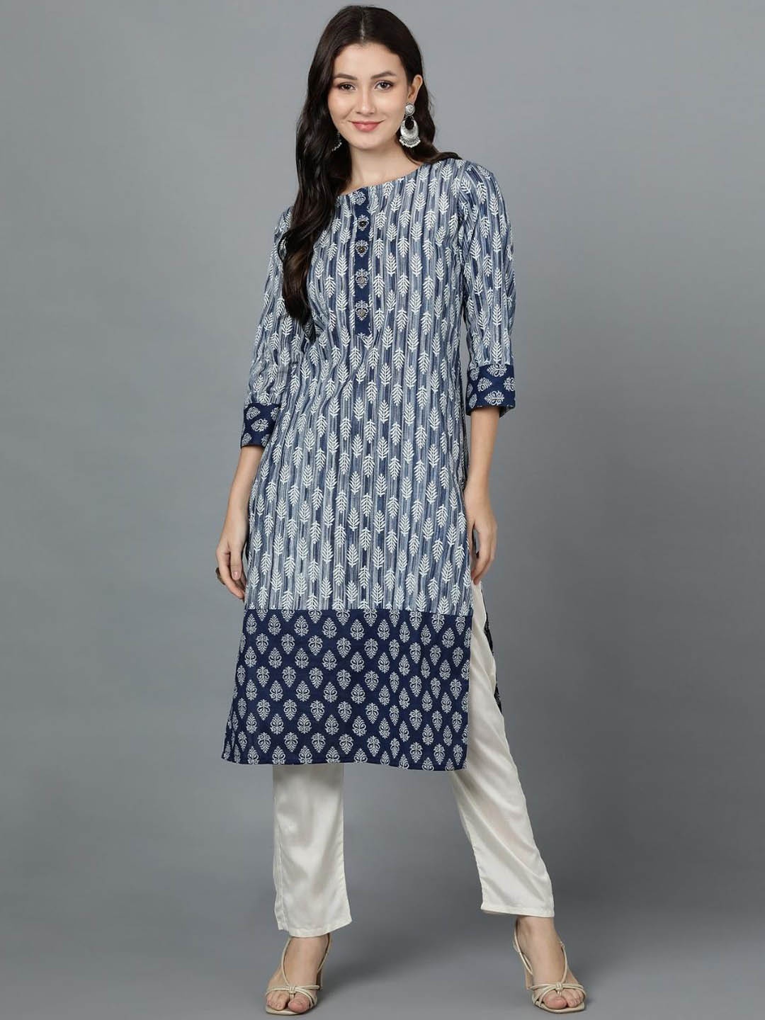 

VEDANA Women Blue Floral Printed Floral Kurta
