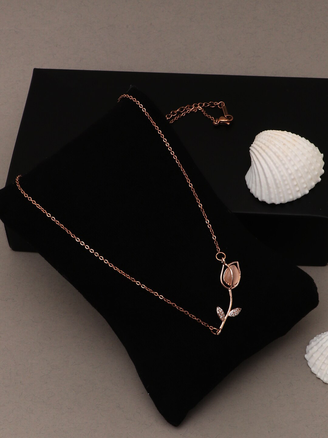 

LAIDA Women Peach & White Rose Gold-Plated AD Studded Tulip Pendant With Chain