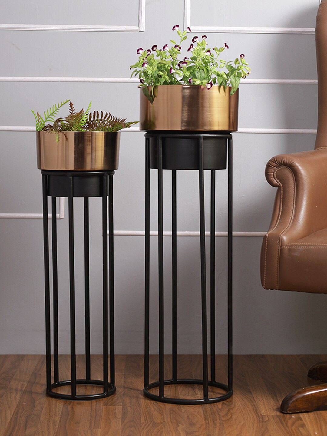 

Aapno Rajasthan Set Of 2 Metal Planters With Stand, Gold