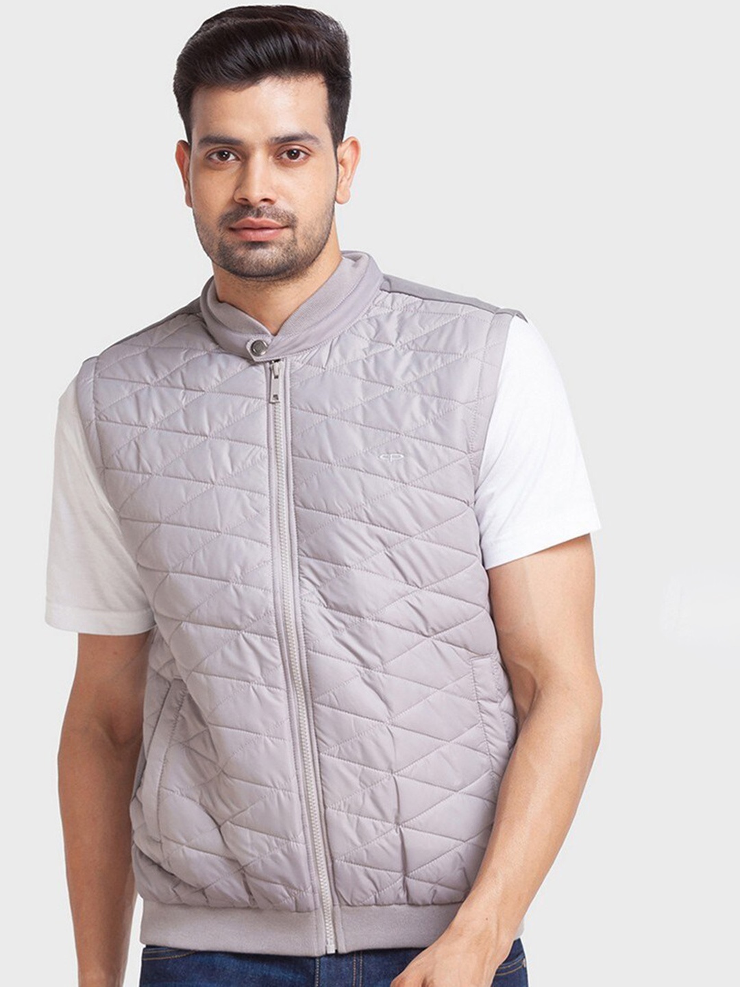 

ColorPlus Men Grey Solid Quilted Jacket