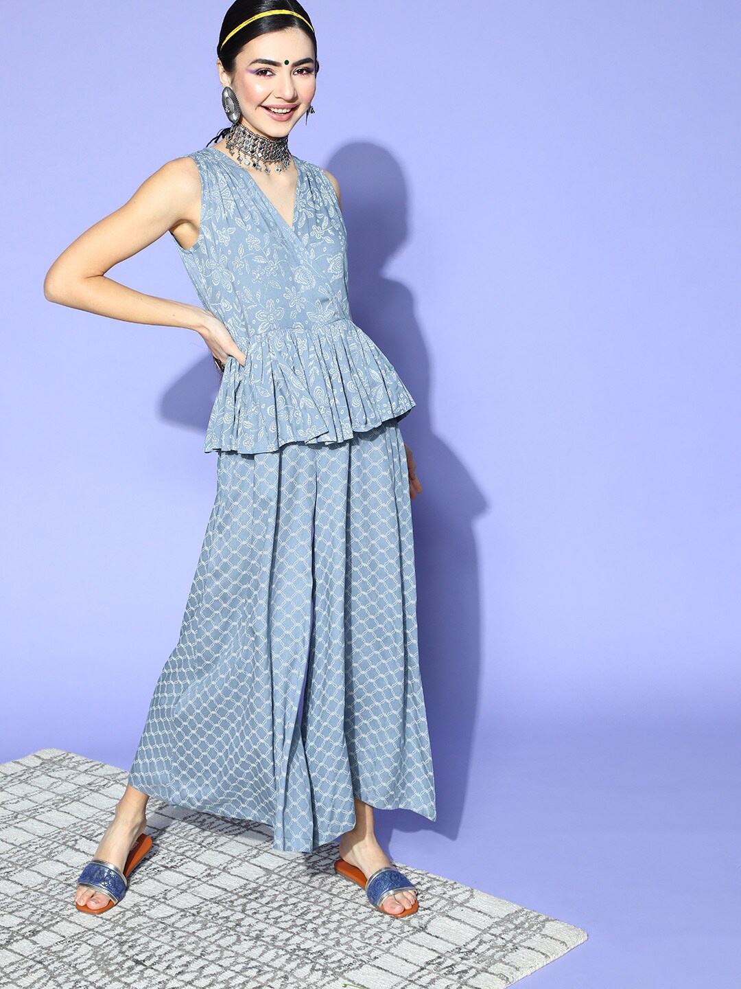 

kipek Grey & White Printed Basic Jumpsuit