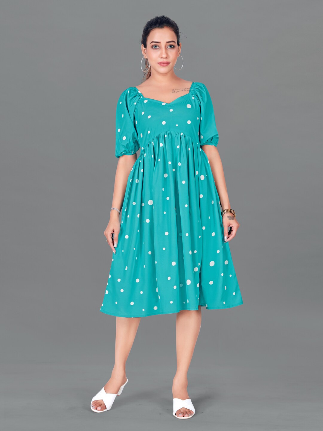 

FASHION DREAM Women Blue Printed Midi Dress