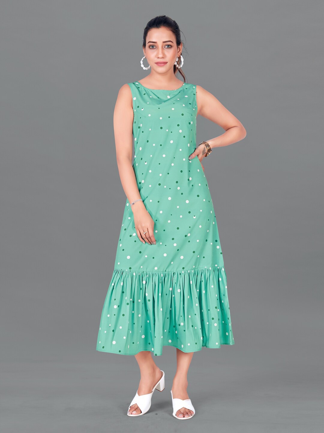 

FASHION DREAM Women Green Floral Printed Drop-Waist Midi Dress
