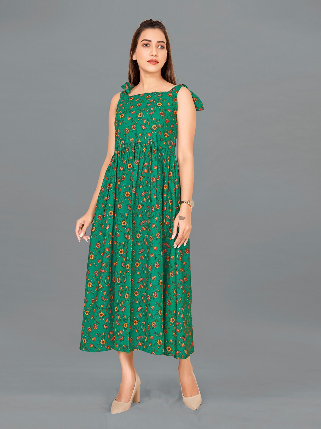 

FASHION DREAM Women Green Floral Printed Maxi Dress