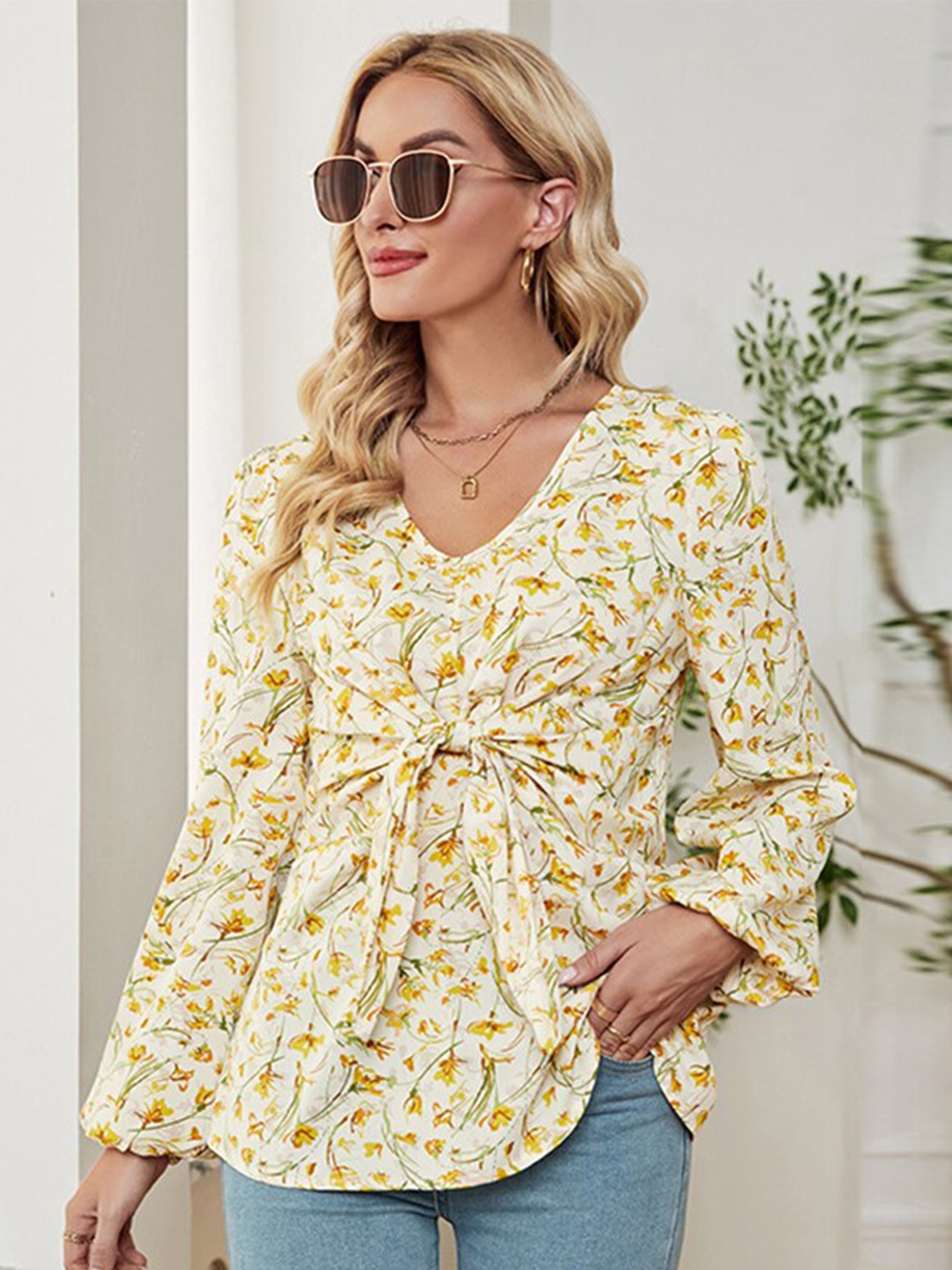

BoStreet Yellow Floral Print Twisted Top
