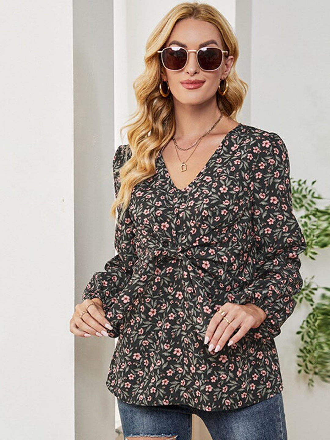

BoStreet Black Floral Print Twisted Wrap Top
