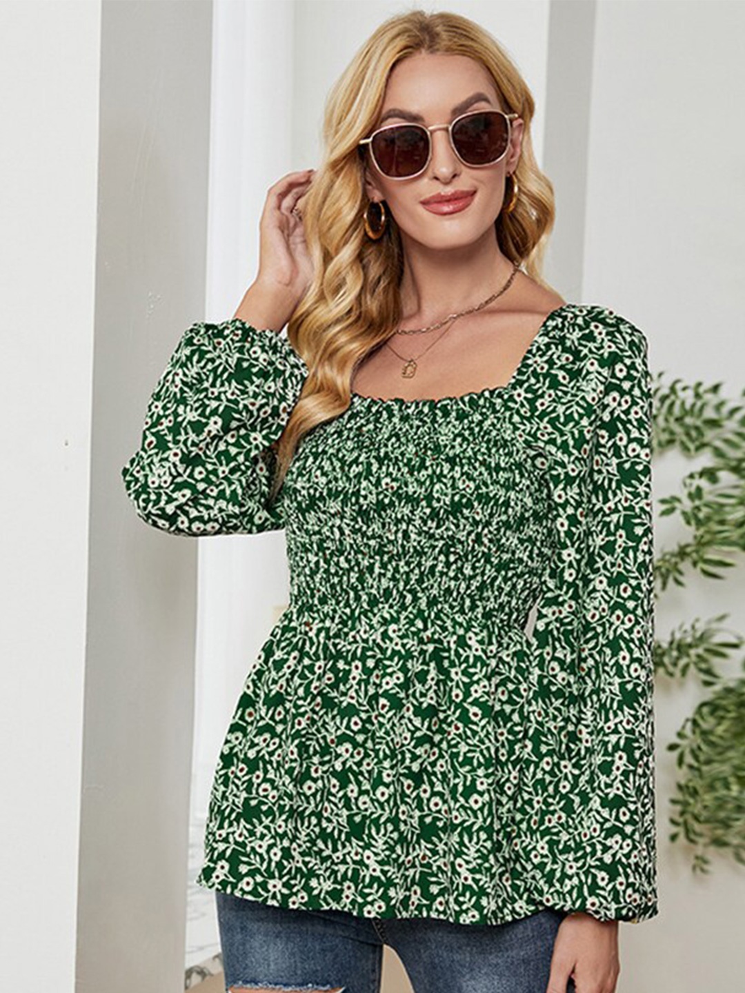 

BoStreet Women Green Floral Print Square Neck Peplum Top
