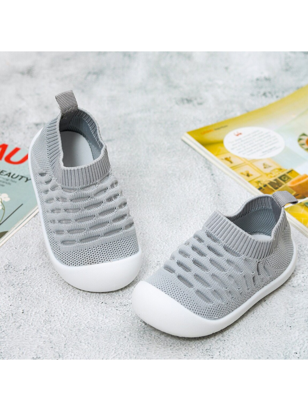 

Yellow Bee Boys Grey Coloured Patterned Cotton Anti Skid Rubber Sole Socks