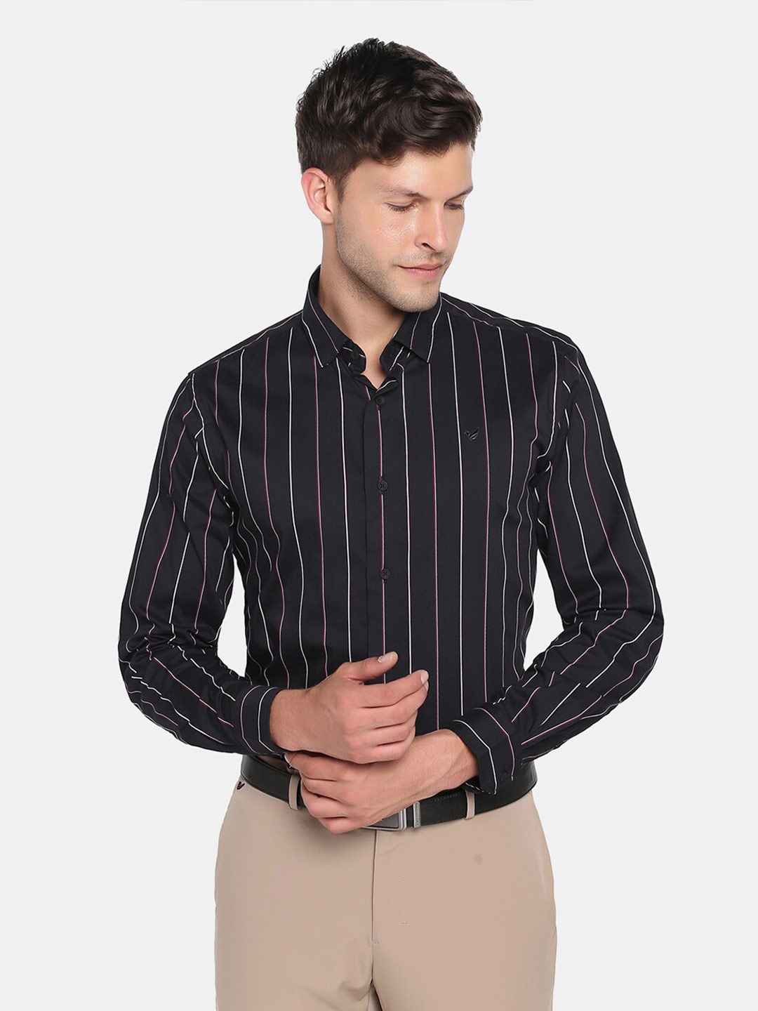 

Blackberrys Men Black Slim Fit Striped Formal Shirt