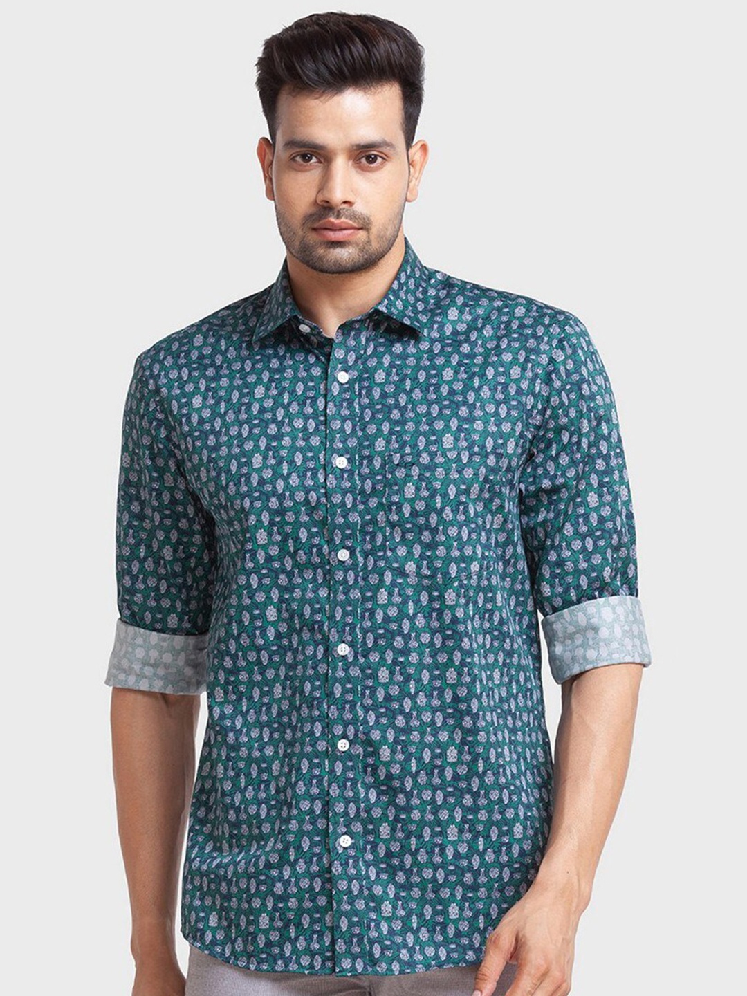 

ColorPlus Men Green Tailored Fit Floral Printed Casual Shirt