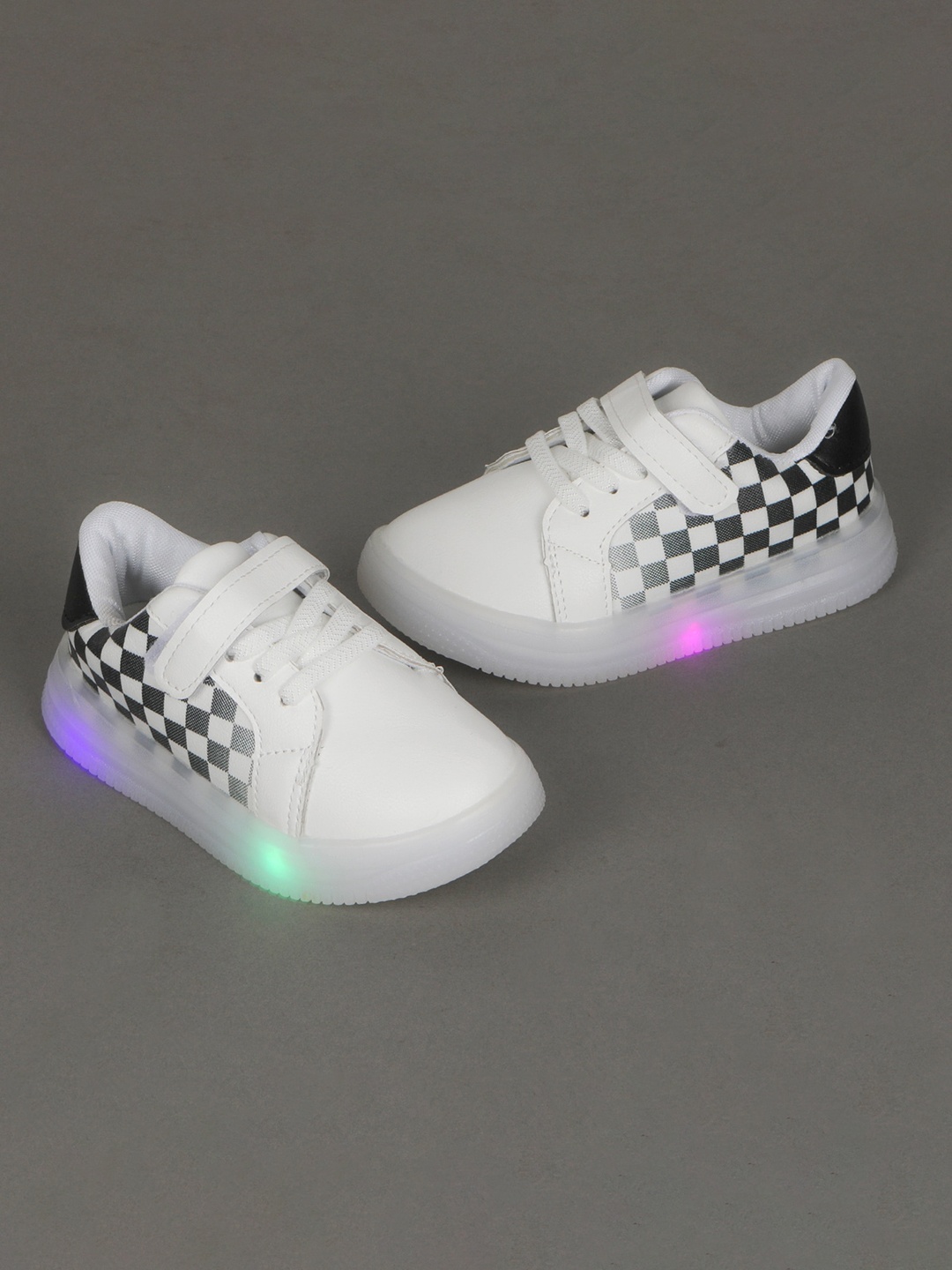 

FEETWELL SHOES Unisex Kids White Printed Sneakers