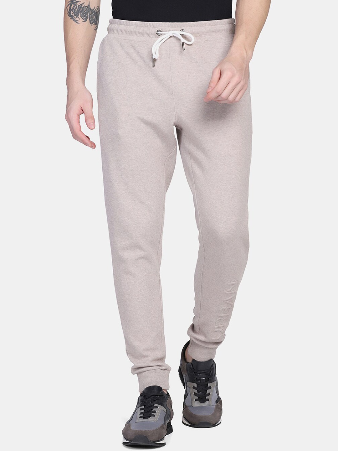 

Blackberrys Men Beige Solid Slim Fit Drawstring Joggers