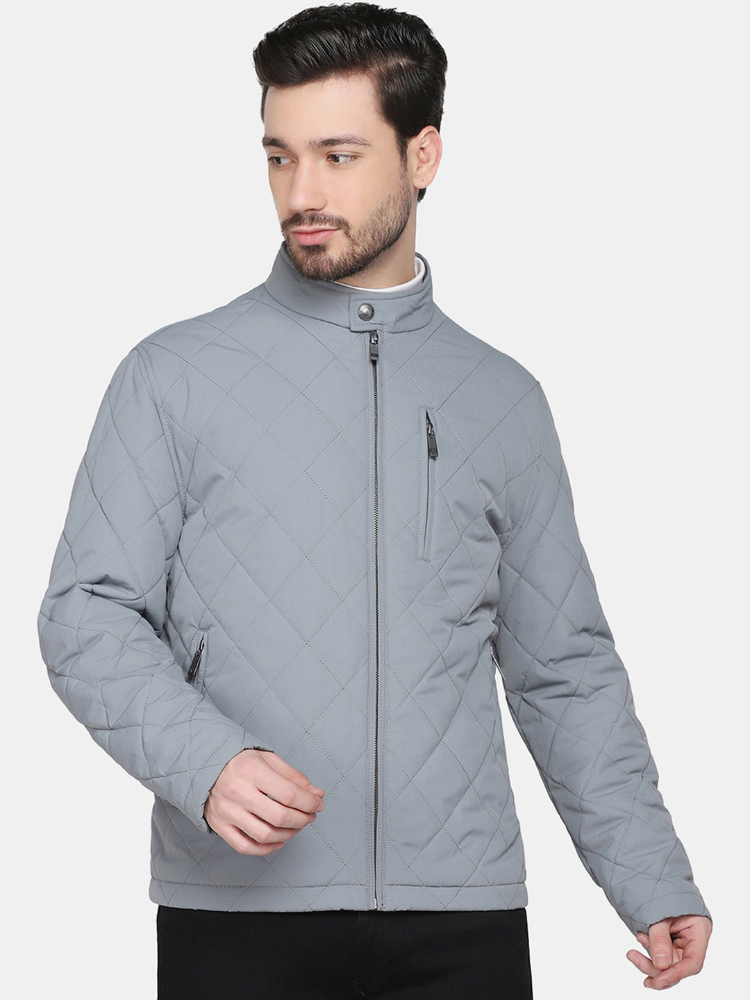 

Blackberrys Men Grey Solid Quilted Jacket