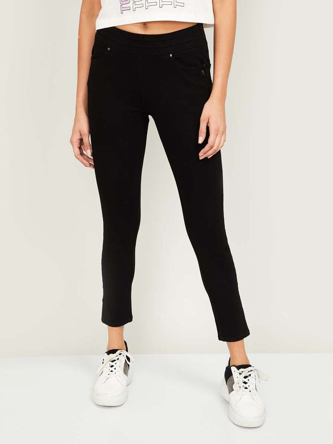 

Xpose Women Black Solid Slim-Fit Jeggings