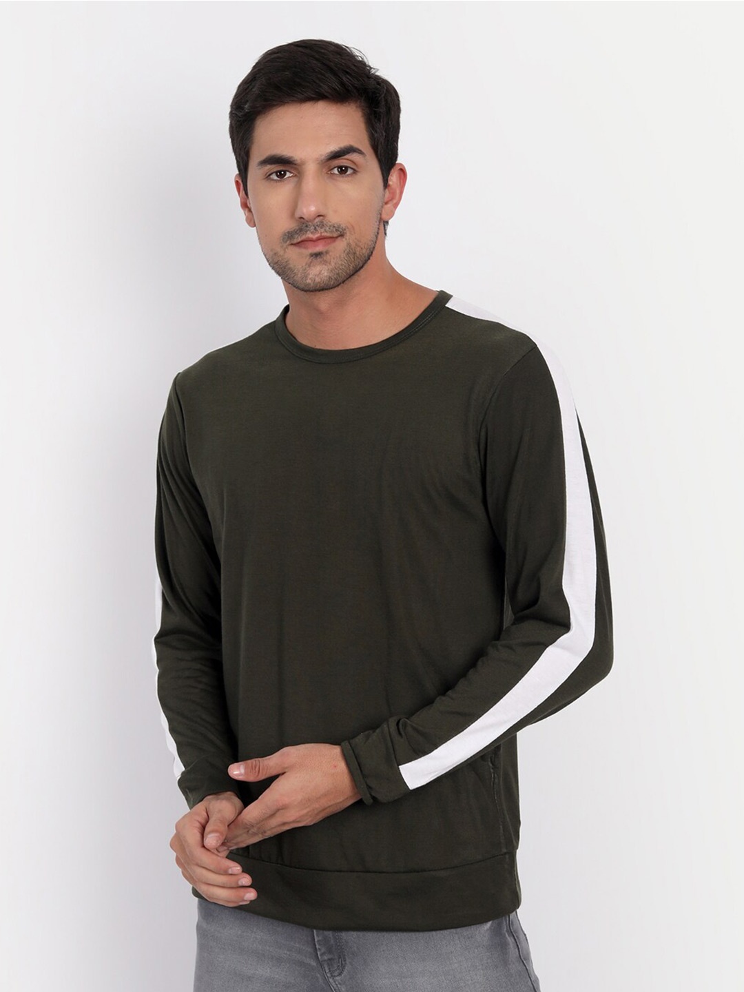 

CLAFOUTIS Men Olive Green T-shirt