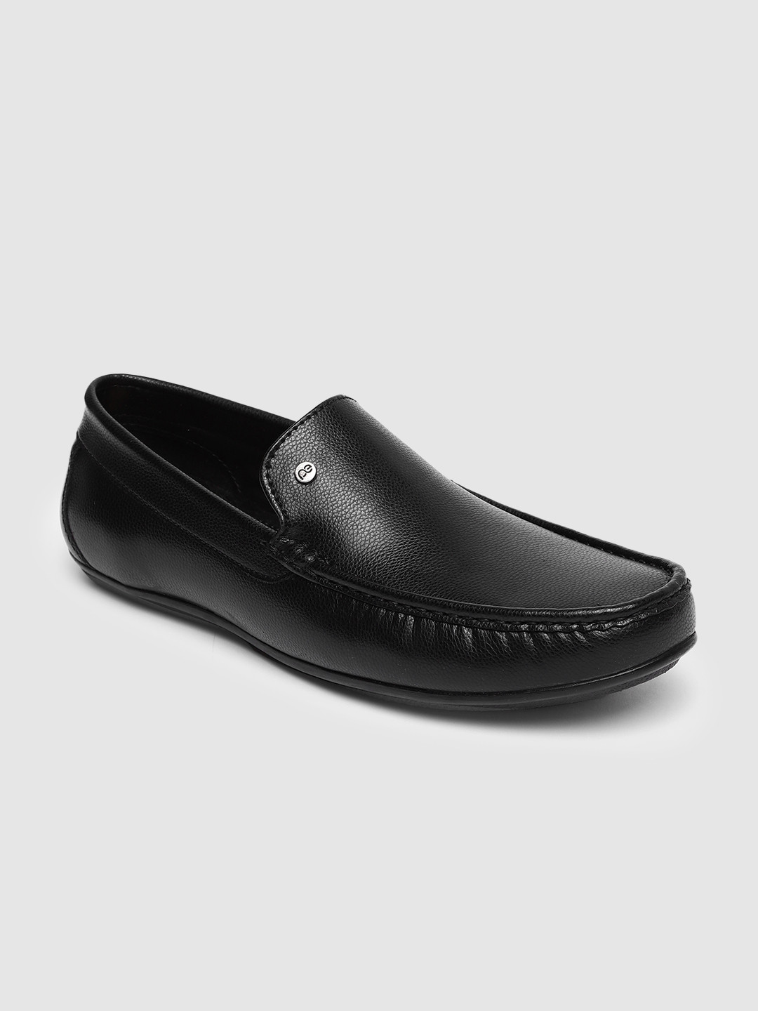

Peter England Men Solid Loafers, Black
