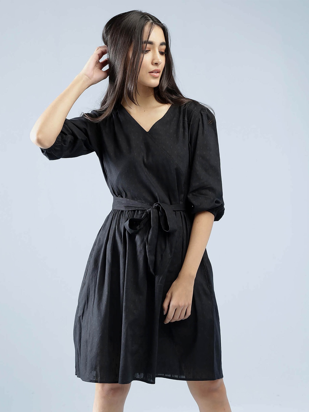 

IDK V-Neck Solid Dress, Black
