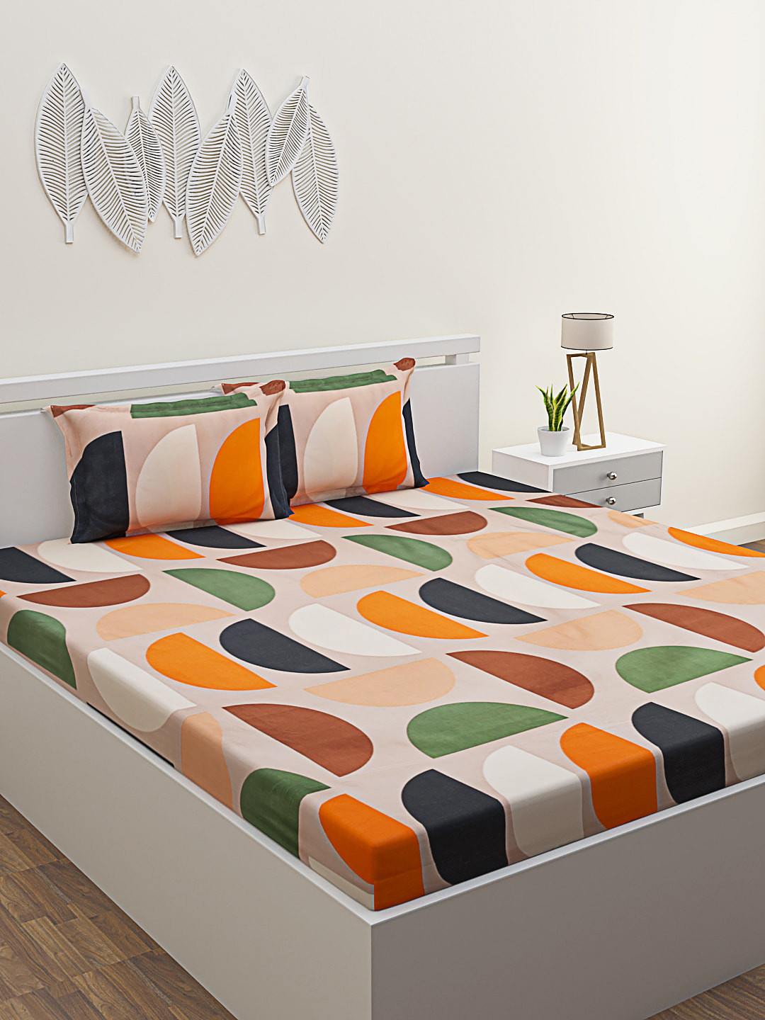 

ROMEE Geometric 186 TC Queen Bedsheet with 2 Pillow Covers, Beige
