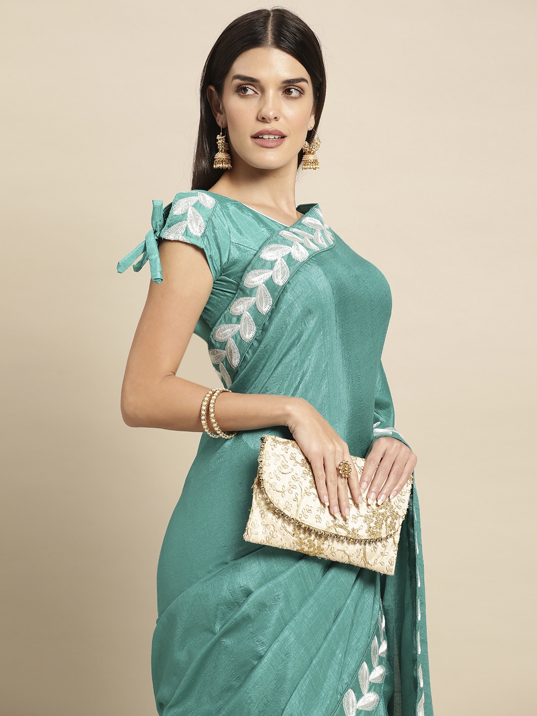 

Vaidehi Fashion Floral Silk Blend Saree, Sea green