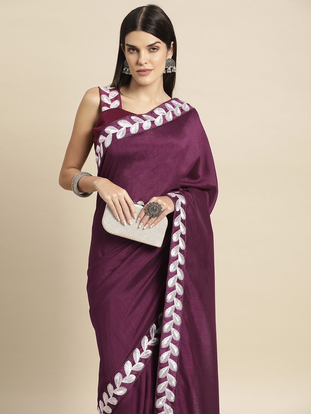 

Vaidehi Fashion Floral Silk Blend Saree, Maroon