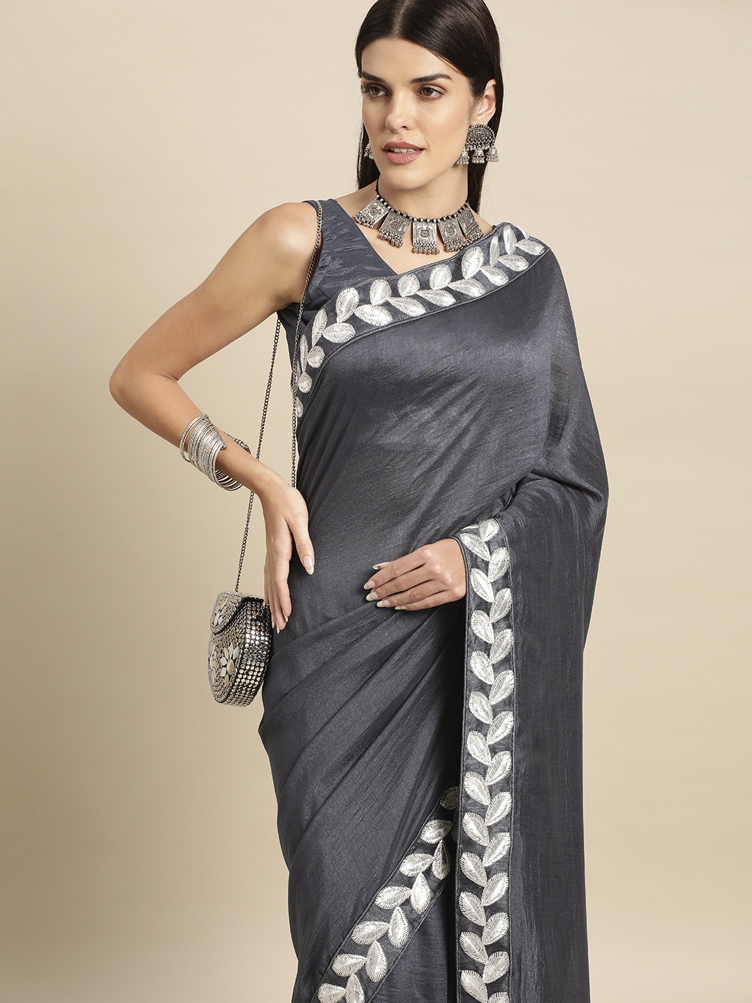 

Vaidehi Fashion Floral Silk Blend Saree, Grey